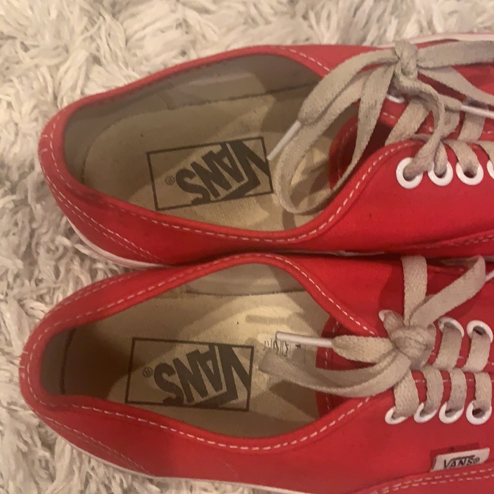 Vans - Picture 2 of 8